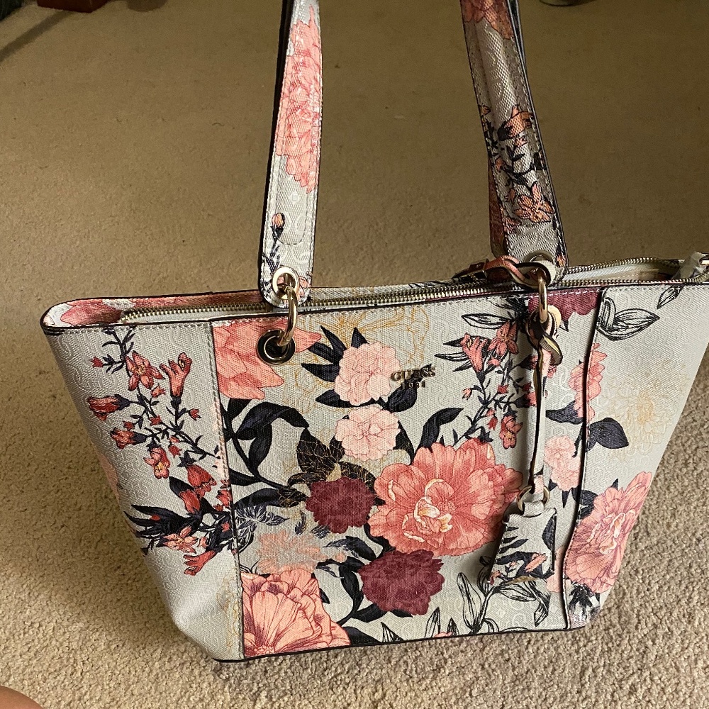Guess purse with wallet